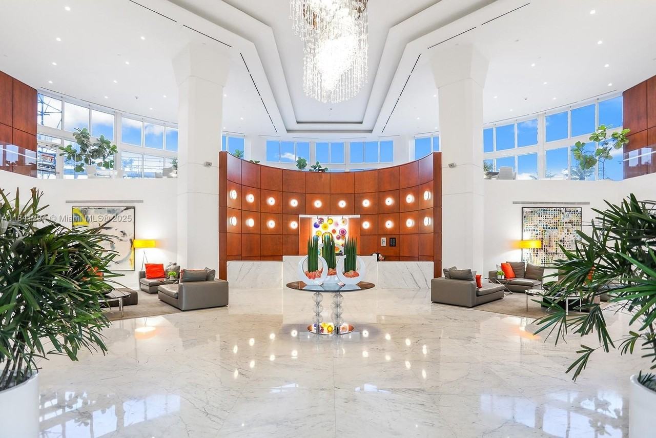 19111 Collins Avenue #3507