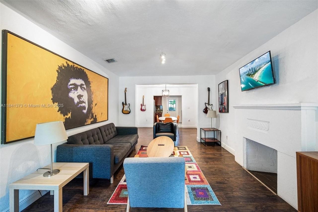 154 Nw 45th St - Photo 2 of 28