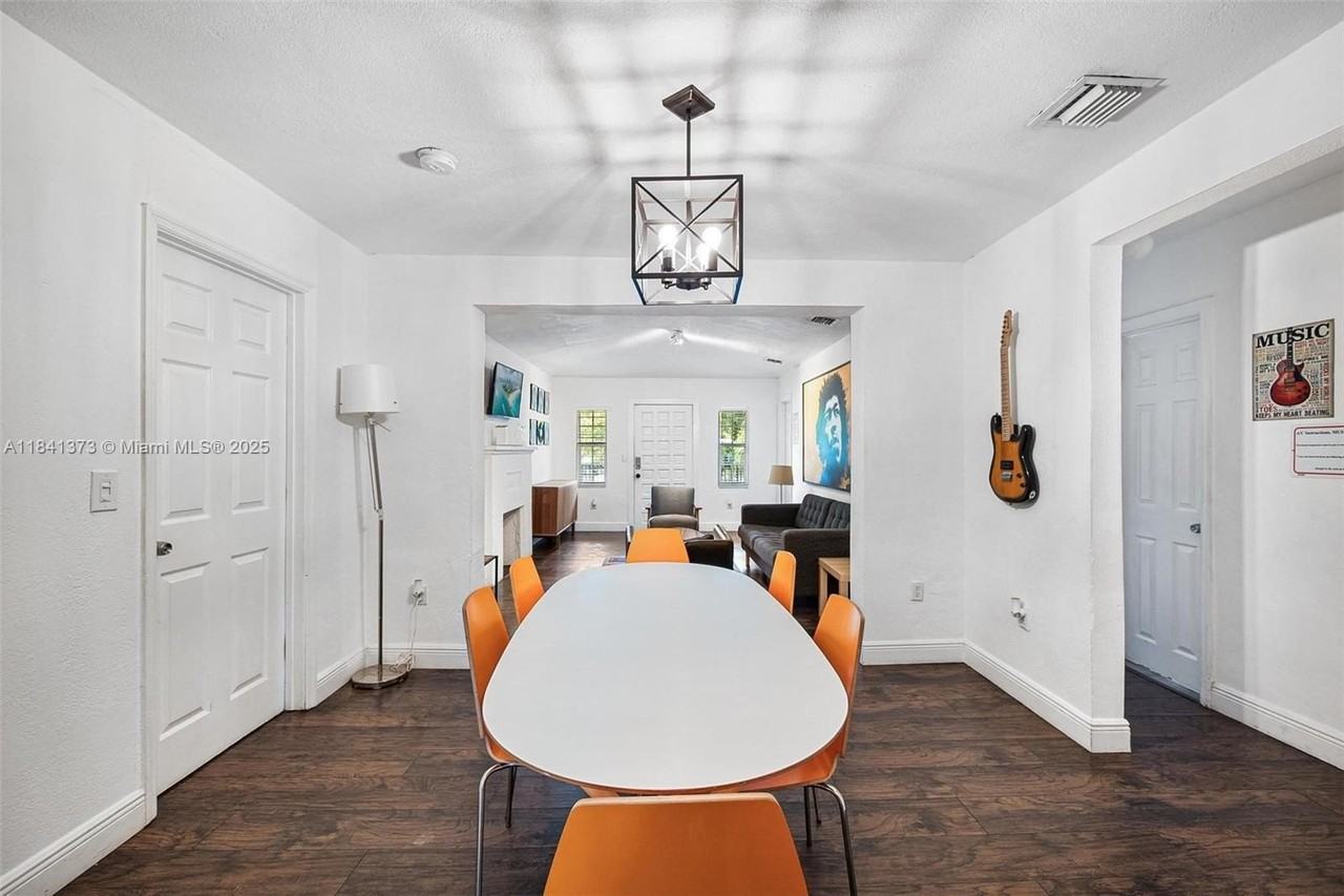 154 Nw 45th St - Photo 6 of 28