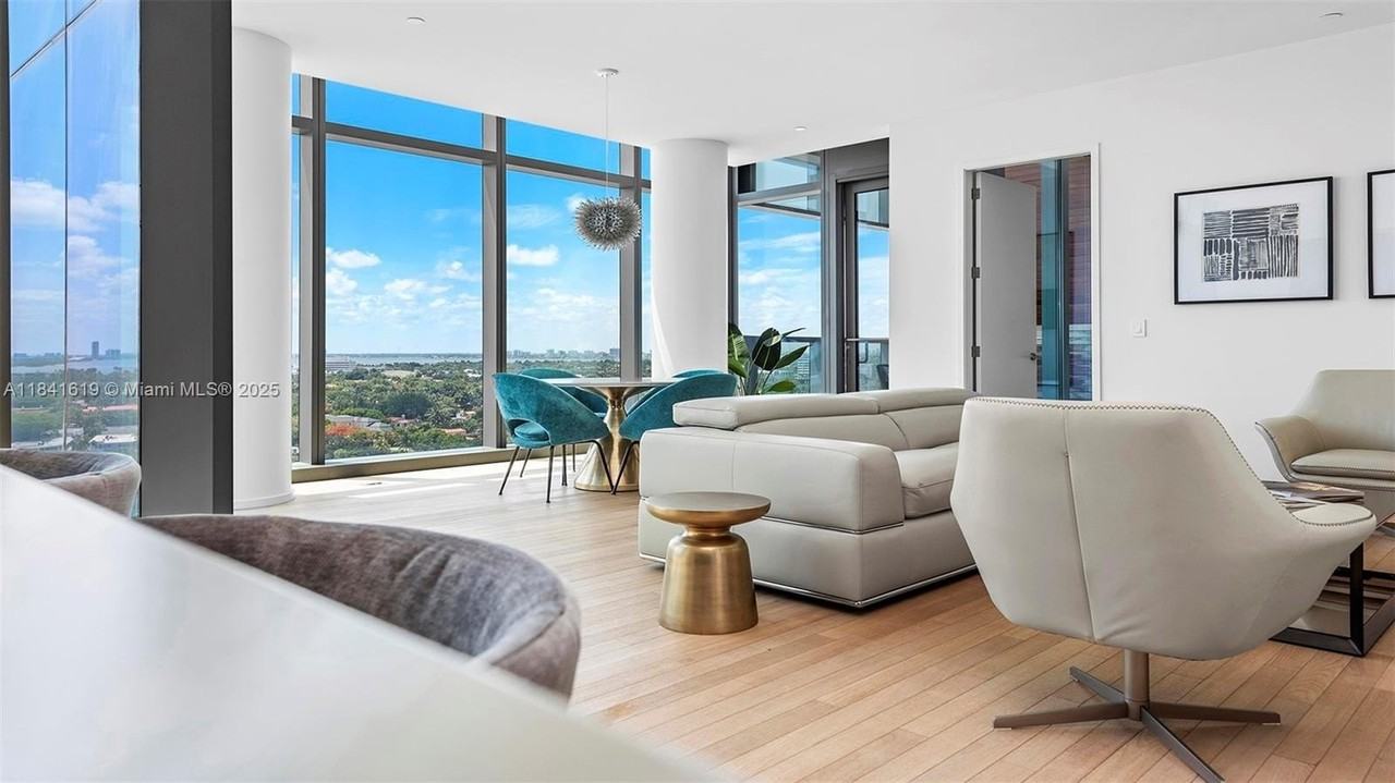 2901 Collins Ave #1403 - Photo 3 of 23