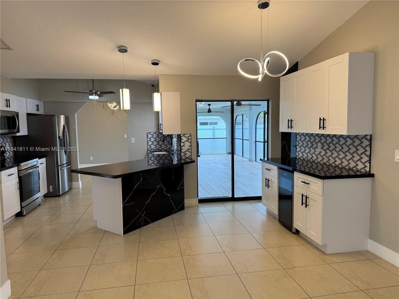 1520 Se 20th Ct #1520 - Photo 5 of 40