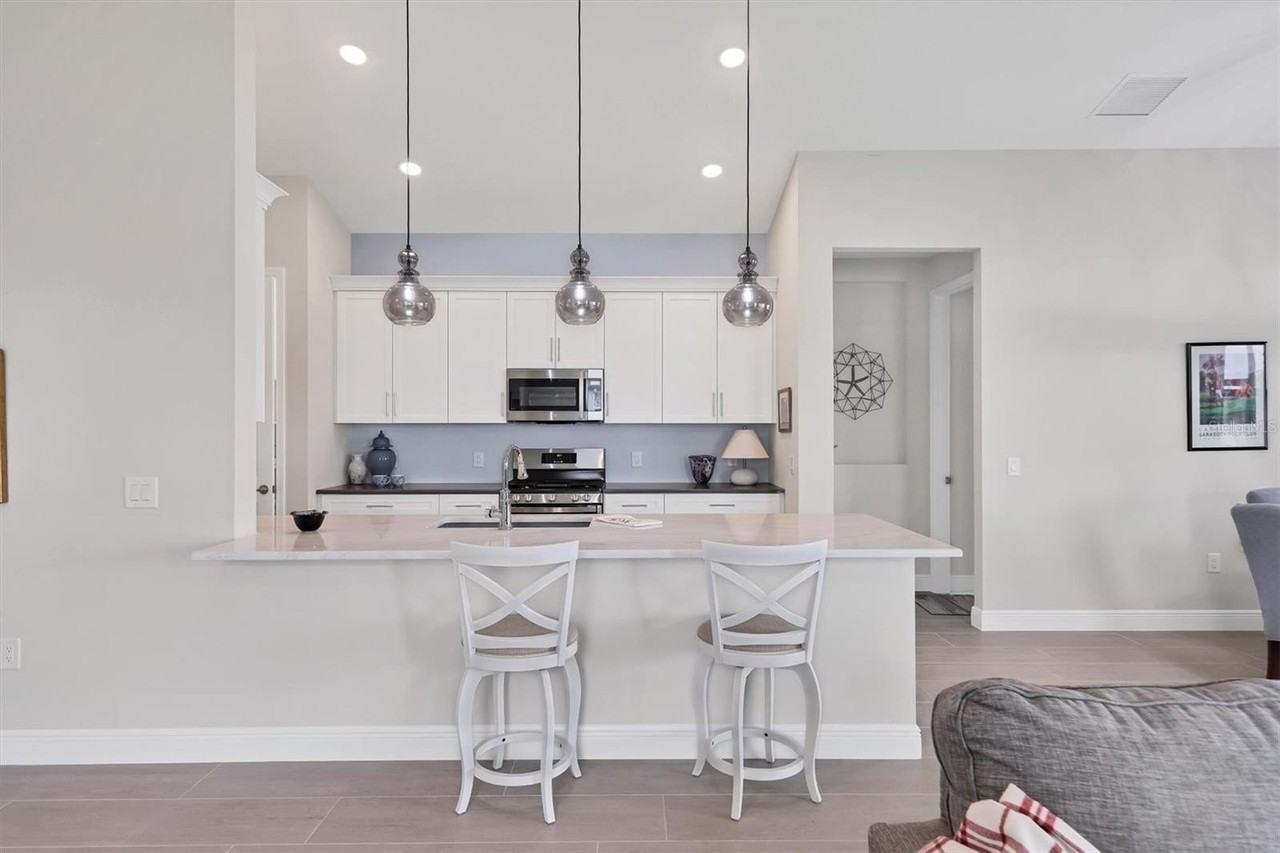 8375 Windbound Ct - Photo 4 of 20