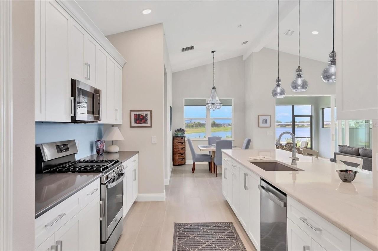 8375 Windbound Ct - Photo 6 of 20