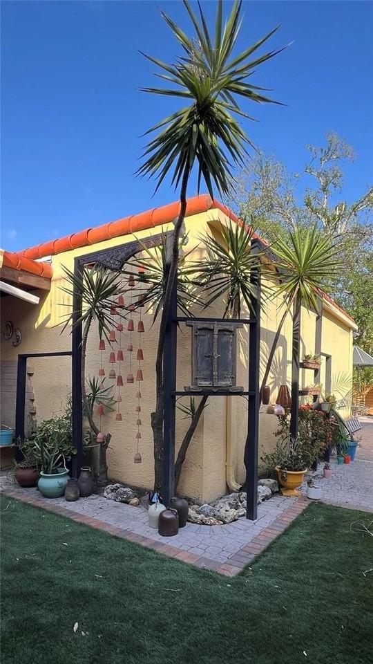 201 Blanca Ave - Photo 3 of 23