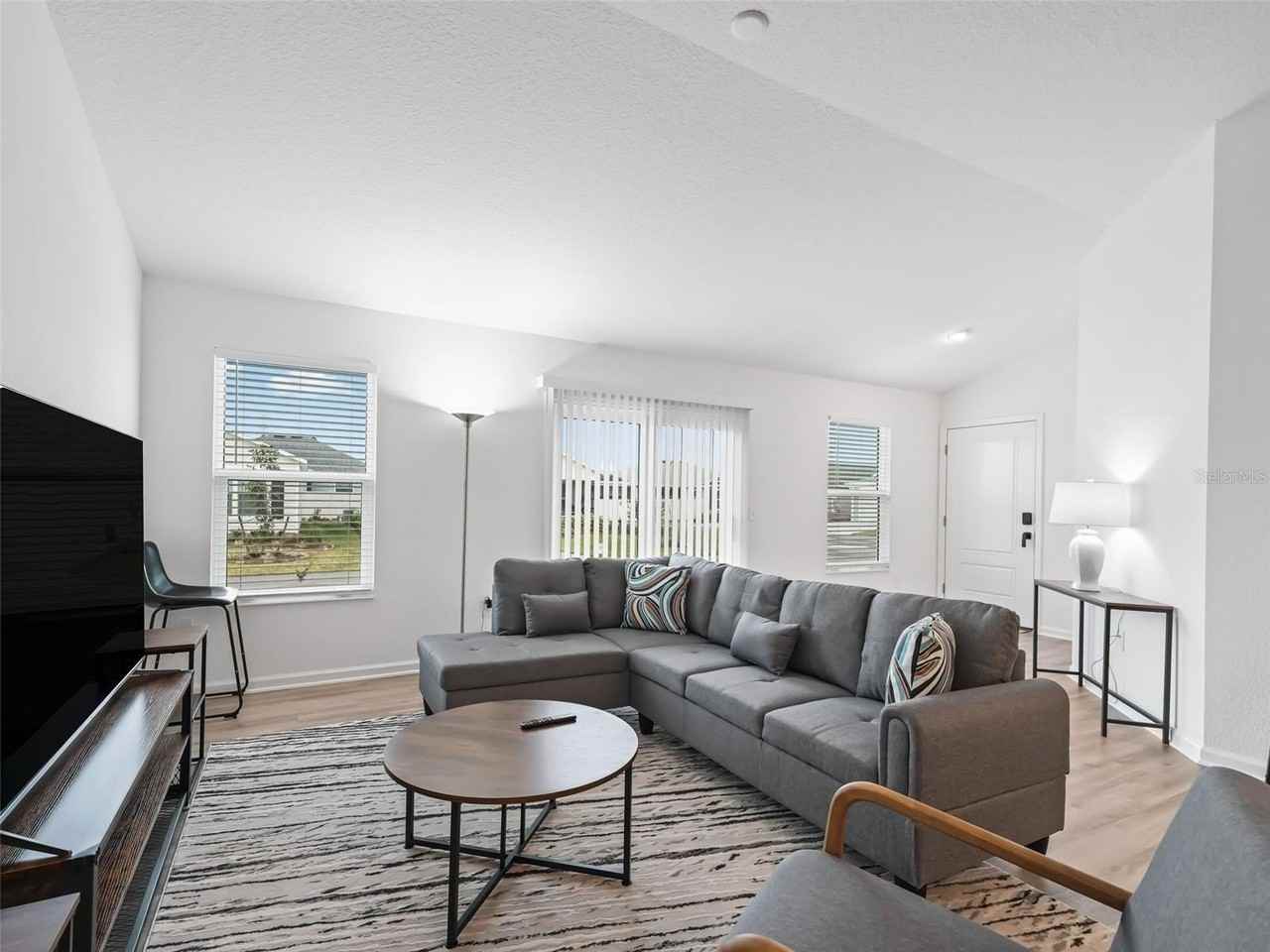 1642 Echols Ct - Photo 6 of 25