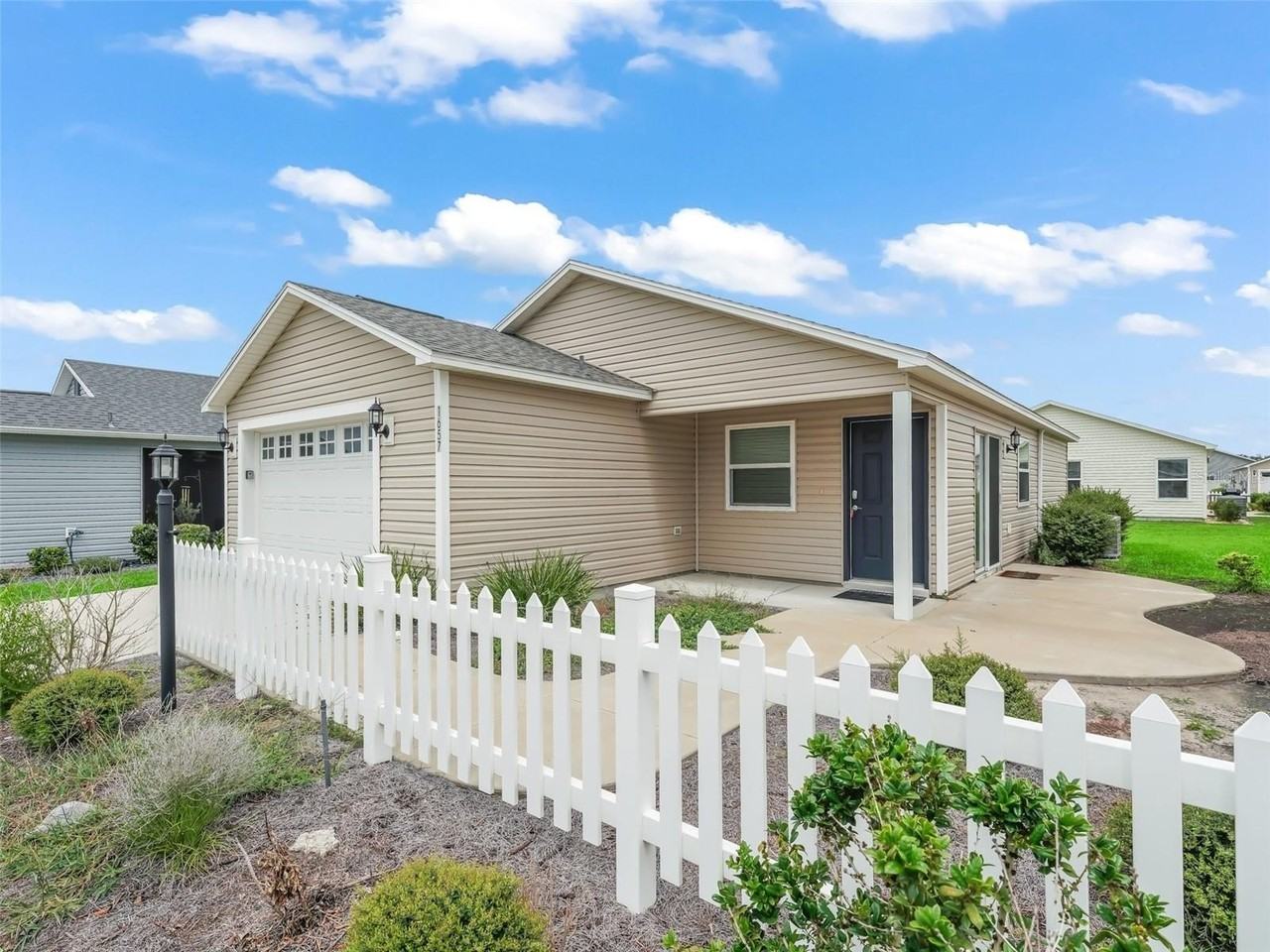 1657 Mcdonald Ct - Photo 2 of 20