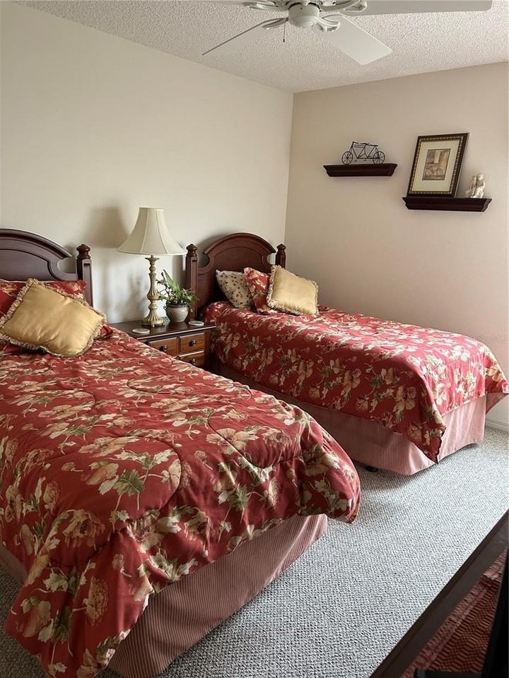 1784 Hinckley Ln - Photo 4 of 23