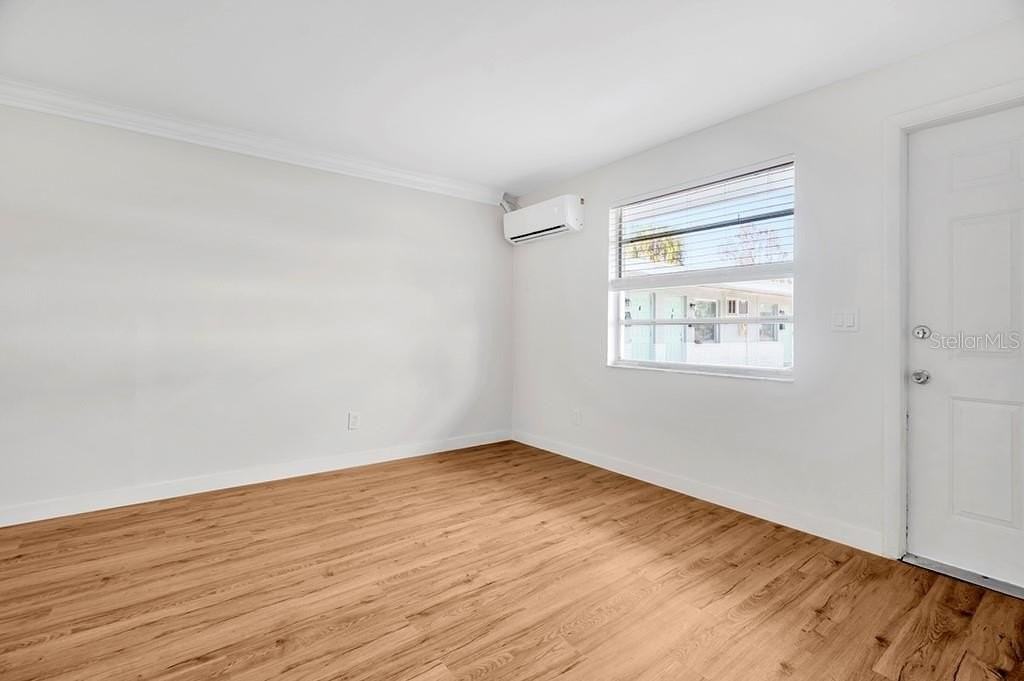 6701 S West Shore Blvd #6 - Photo 2 of 12