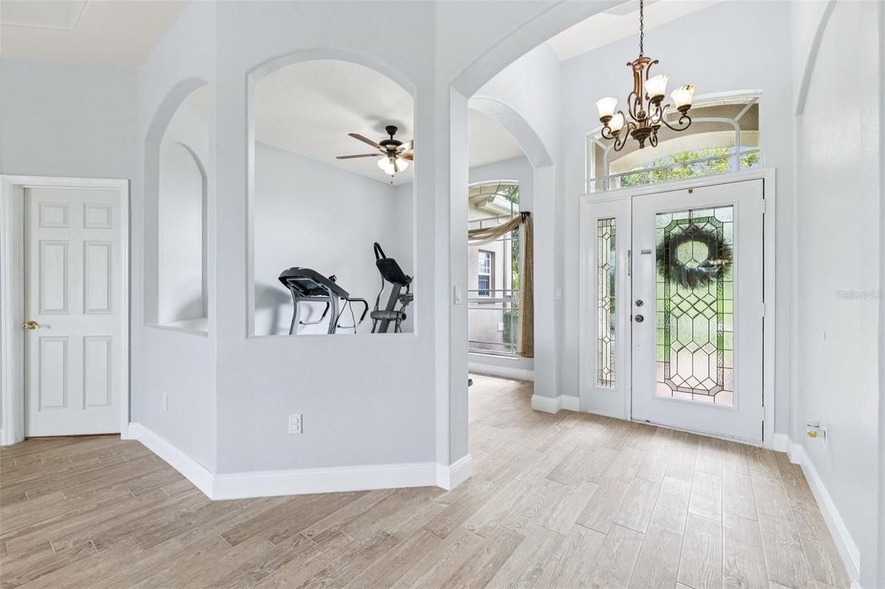 13049 Thoroughbred Dr - Photo 6 of 50