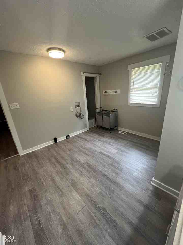 824 Harlan St - Photo 3 of 13