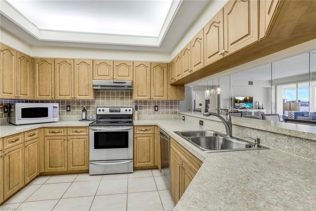 9380 Gulf Shore Dr #102 - Photo 6 of 18