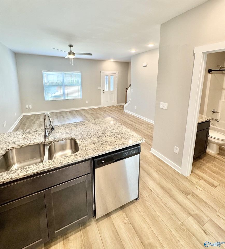 422 Falls Pt Sw - Photo 3 of 18