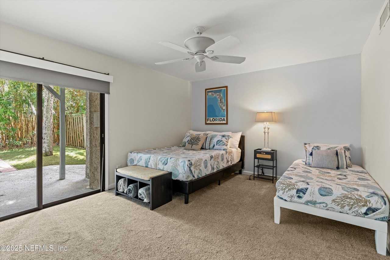 2219 Gorden Ave - Photo 5 of 30