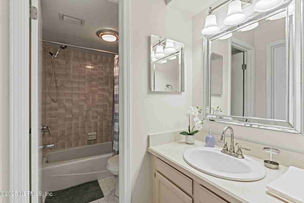 2219 Gorden Ave - Photo 6 of 30