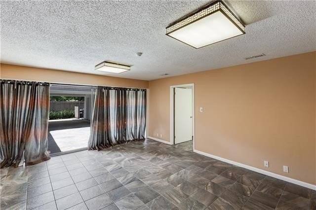 242 Deval Dr - Photo 4 of 23