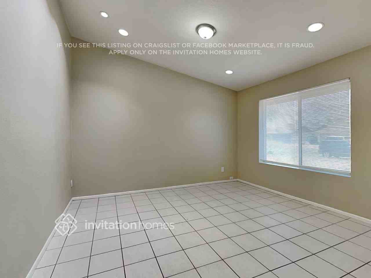 5634 W Altadena Ave - Photo 4 of 19