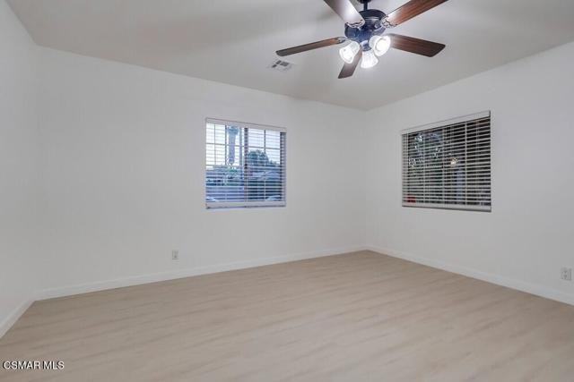 13906 Sylvan St - Photo 3 of 8