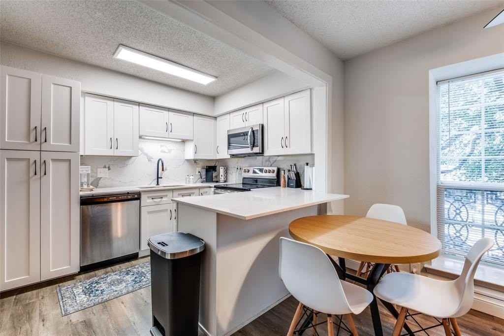 5214 Fleetwood Oaks Ave #206 - Photo 4 of 11