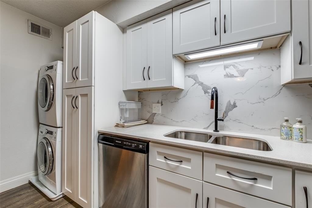 5214 Fleetwood Oaks Ave #206 - Photo 6 of 11