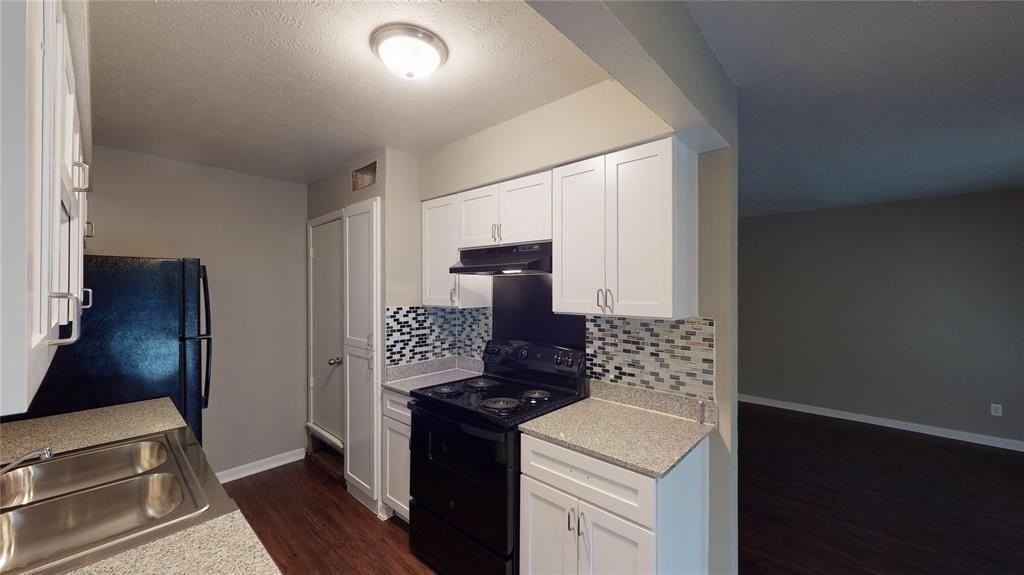 1407 15th Pl - Photo 7 of 14