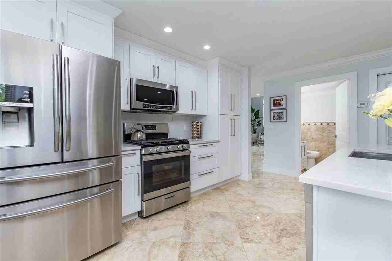 Sw 123rd Ave - Photo 2 of 8