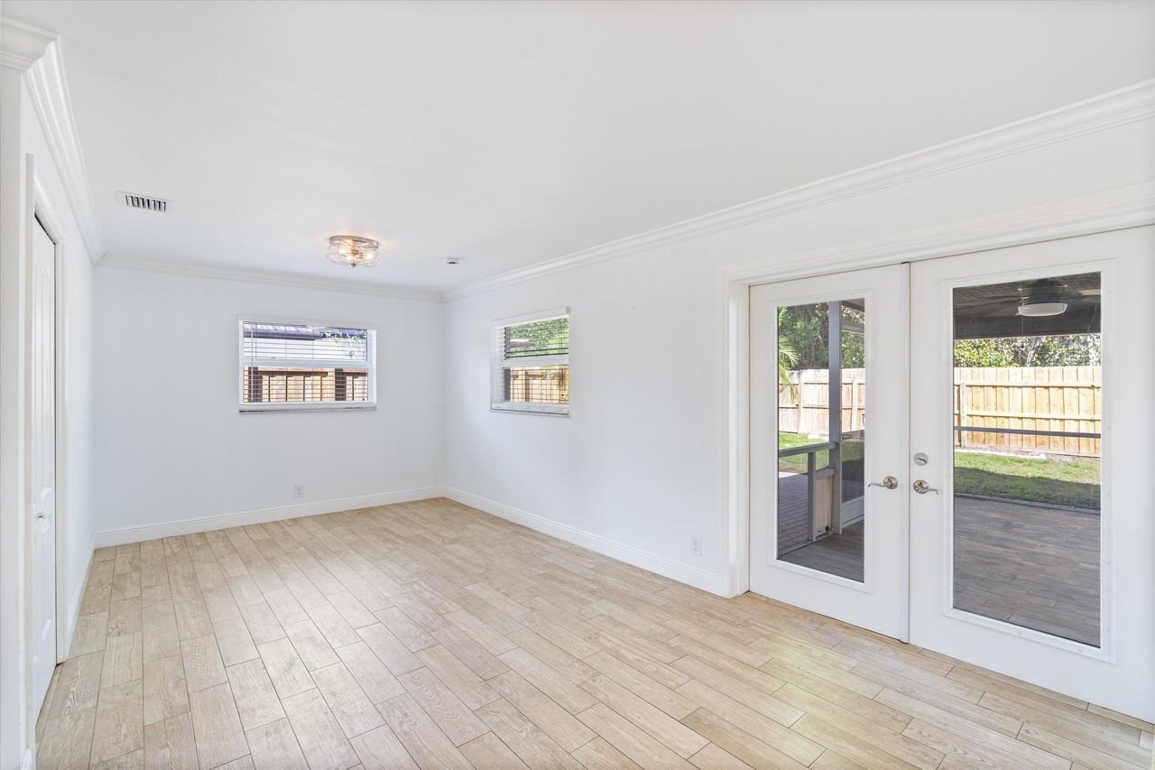 799 Nw 7th Dr - Photo 6 of 23