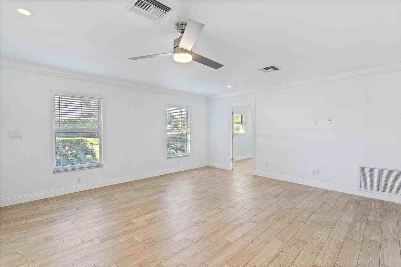 799 Nw 7th Dr - Photo 7 of 23