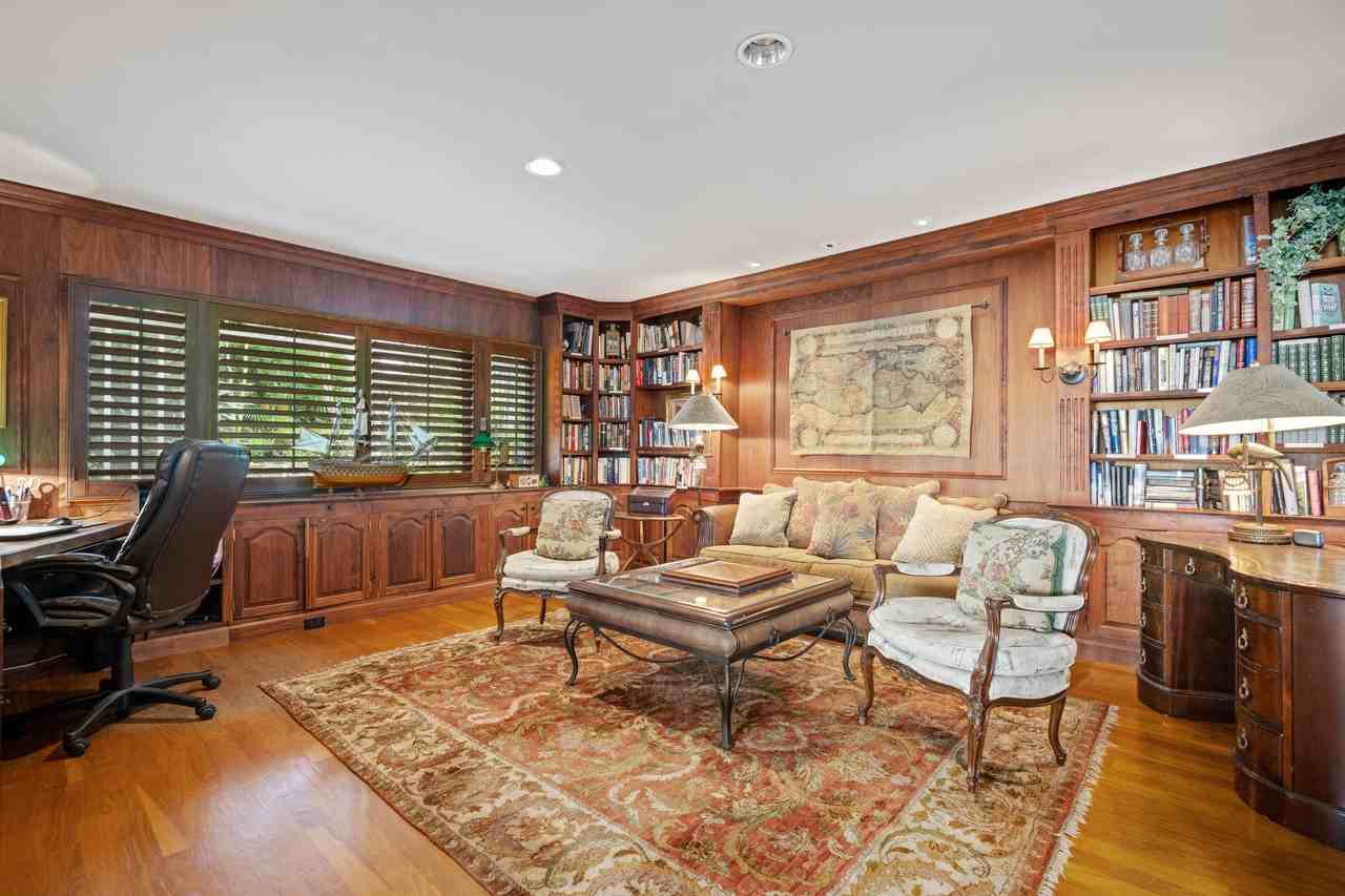 1539 Shoreline Dr - Photo 7 of 33