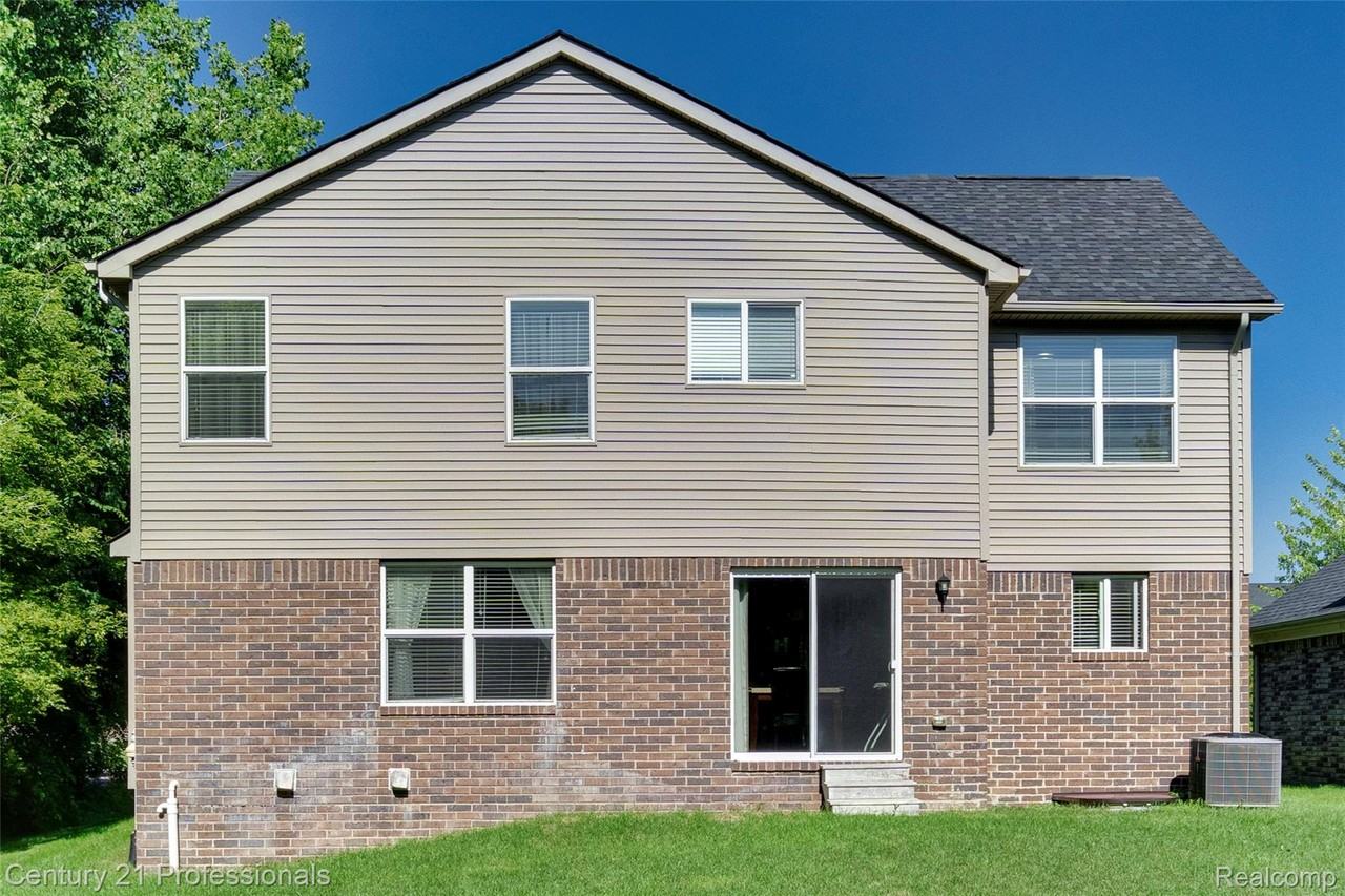 28323 Oakmonte Cir W - Photo 6 of 50