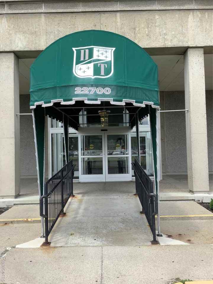 22700 Garrison Street - Photo 4 of 14