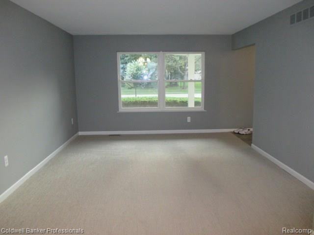 4474 Holly Dr - Photo 2 of 33