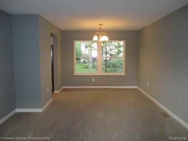 4474 Holly Dr - Photo 3 of 33