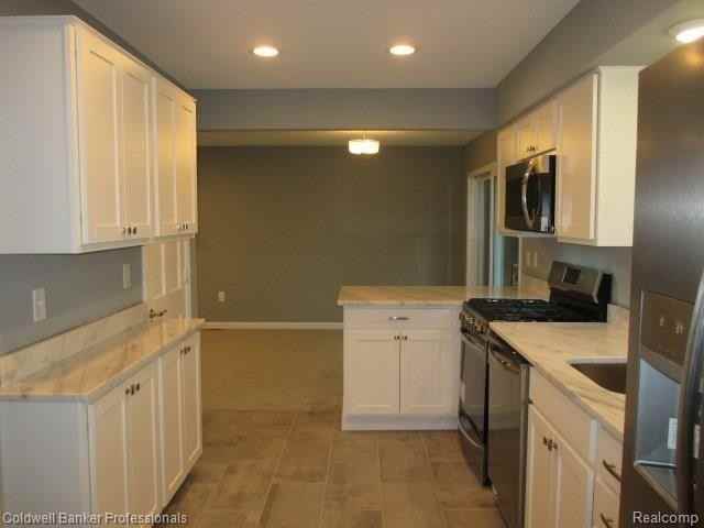 4474 Holly Dr - Photo 4 of 33