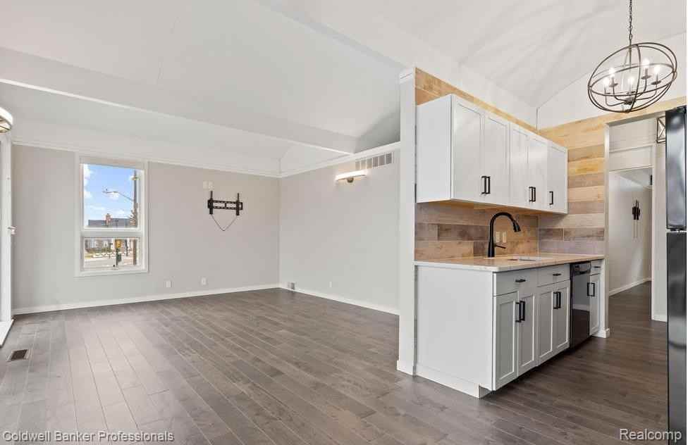 201 Southfield Rd - Photo 3 of 16