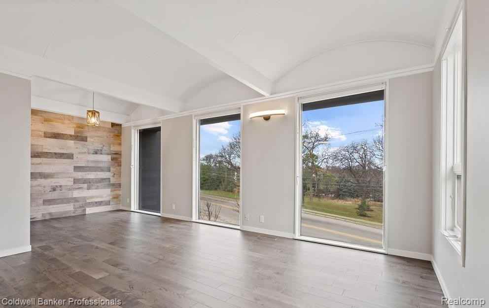 201 Southfield Rd - Photo 6 of 16