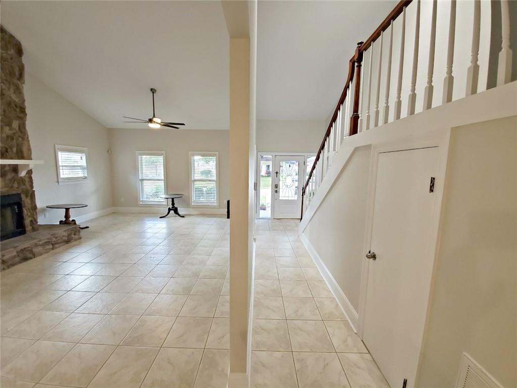 110 Sherwood Dr - Photo 3 of 26