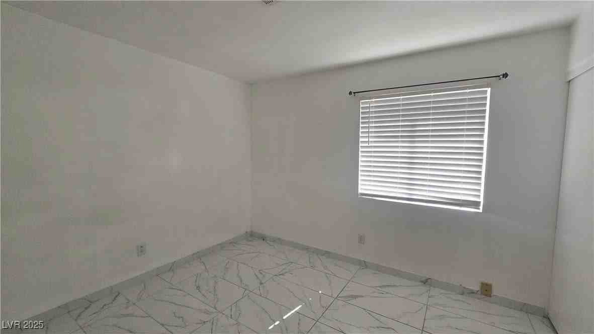 1905 Emerald Green Avenue - Photo 6 of 26