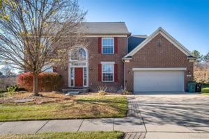 featured image of 466 Ivy Ln