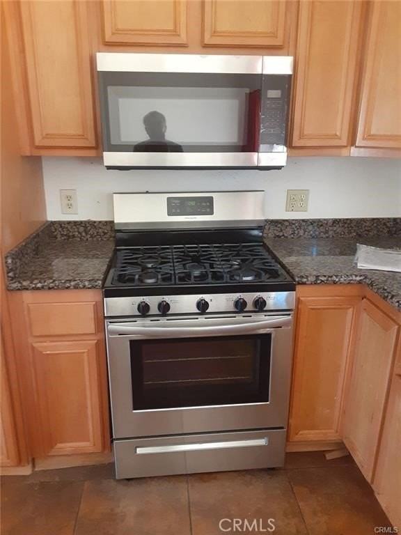 839 N Allen St - Photo 3 of 17