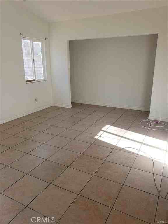 839 N Allen St - Photo 6 of 17