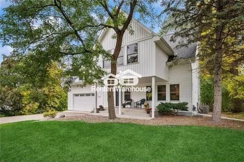 6205 Wooddale Ave - Photo 2 of 36