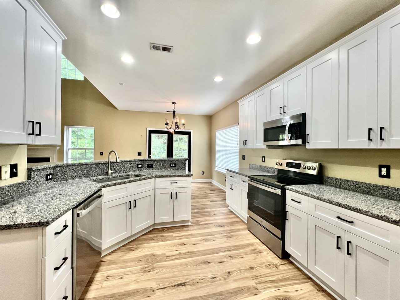 8220 Brisbin Drive - Photo 2 of 33