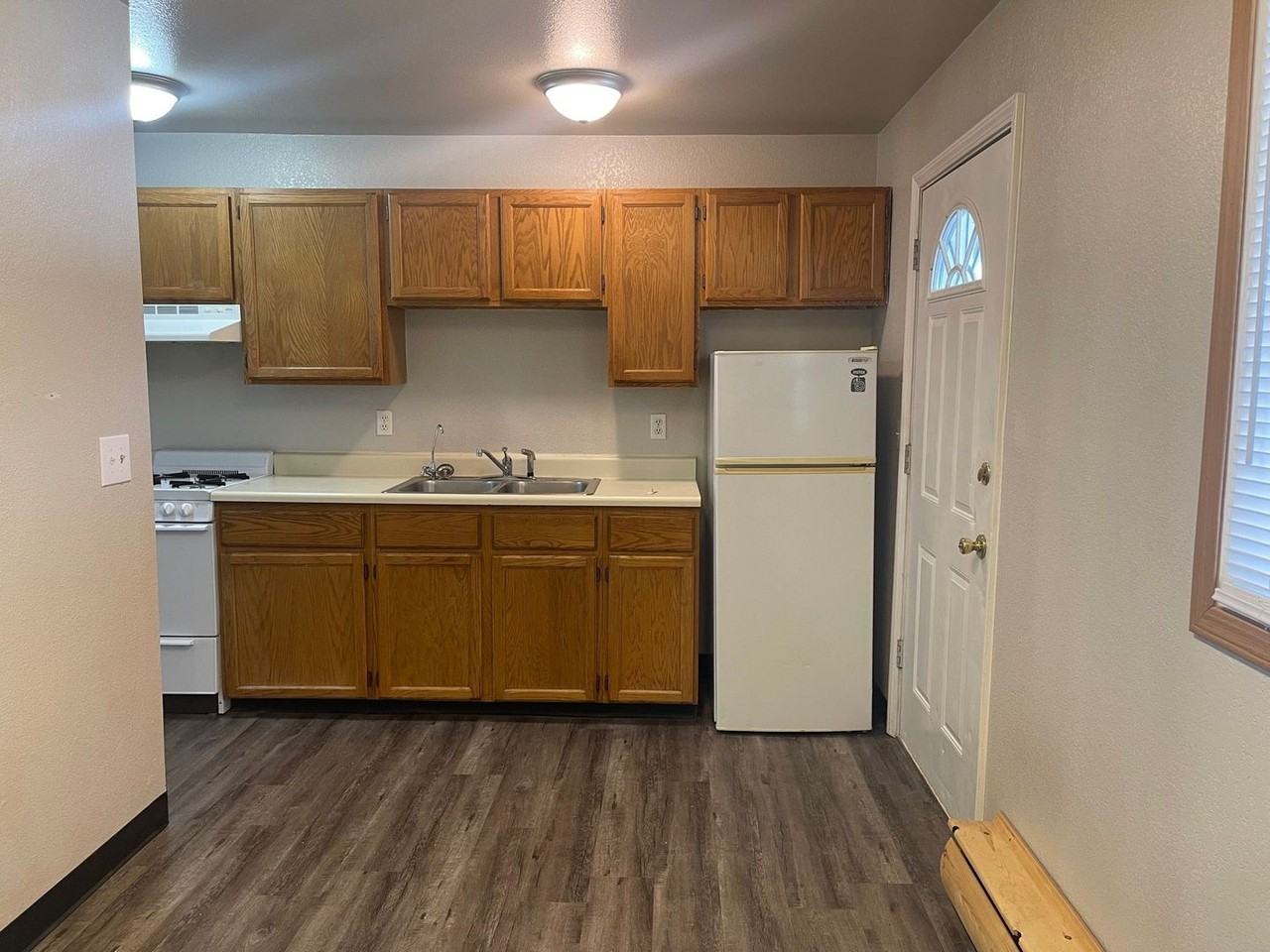 Quiet Circle Apartments - Photo 2 of 11