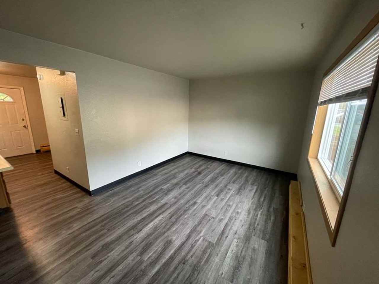 Quiet Circle Apartments - Photo 7 of 11