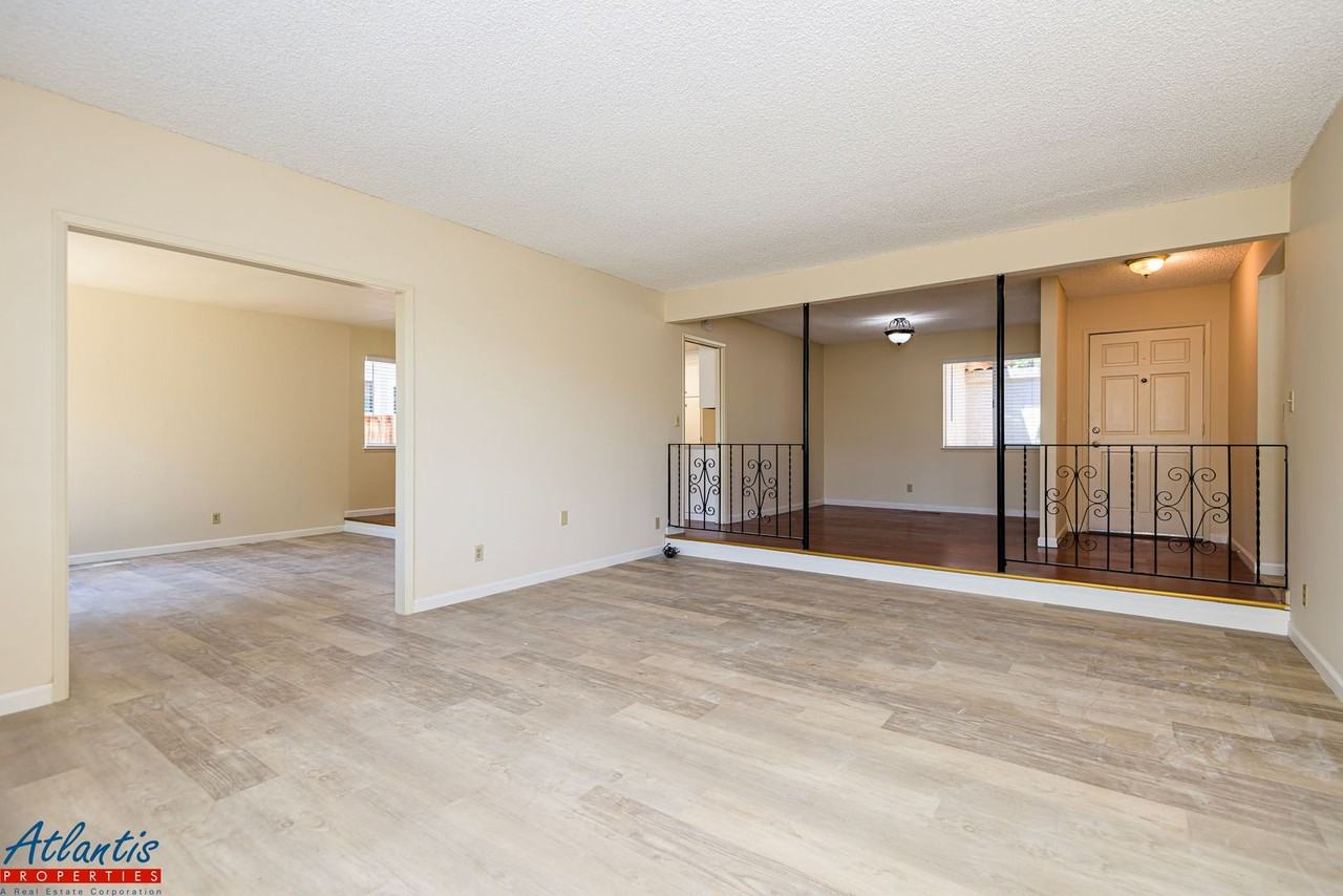 4542 Heppner Ln - Photo 2 of 17