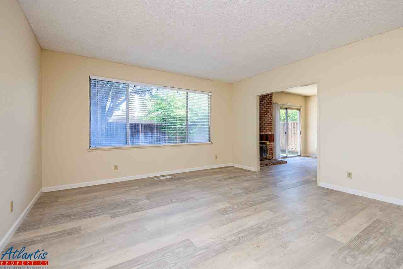 4542 Heppner Ln - Photo 3 of 17