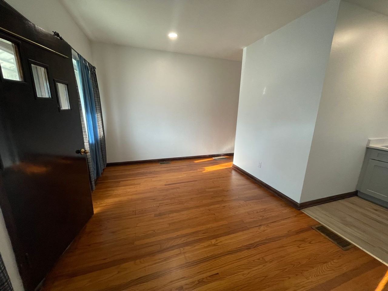 1222 Washington Pike - Photo 2 of 12