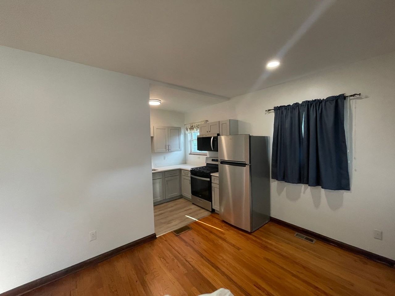 1222 Washington Pike - Photo 3 of 12