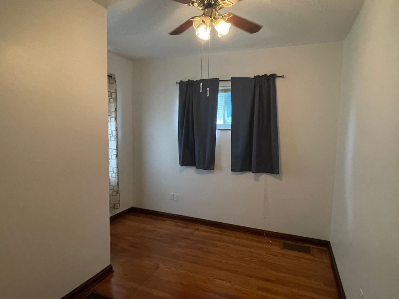 1222 Washington Pike - Photo 6 of 12