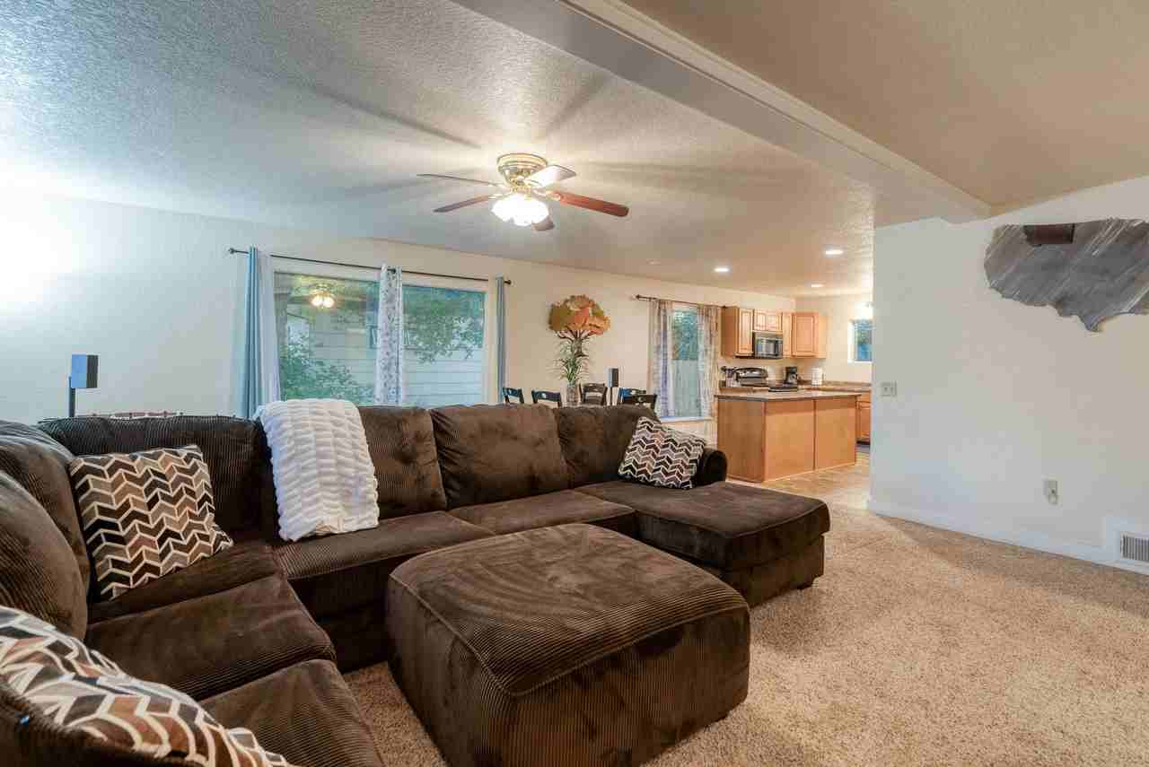 430 S Meridian Rd - Photo 5 of 26